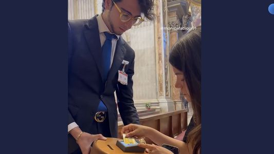 El Vaticano se moderniza: ya aceptan donaciones con posnet y pagos contactless en iglesias
