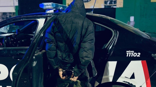 Detenidos armados y una policía herida durante operativo en barrio Gráfico