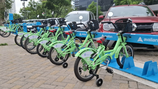 Bicicleteada para infancias en Calle Recreativa para promover el uso de bicicletas públicas