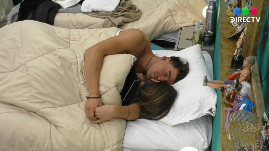 Lola y Manuel pasaron la noche juntos y Gran Hermano les pidió consentimiento en plena madrugada