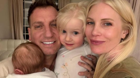La esposa sueca de Maxi López llegó a Buenos Aires y mostró sus infaltables para una merienda bien argentina en familia