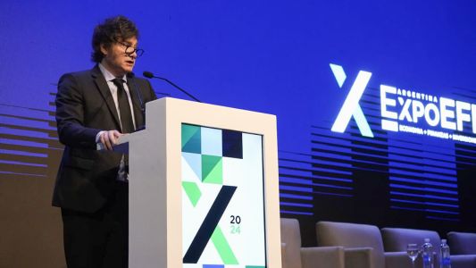 En la Bolsa de Cereales, Milei anunció la baja de retenciones al trigo, la cebada y la soja