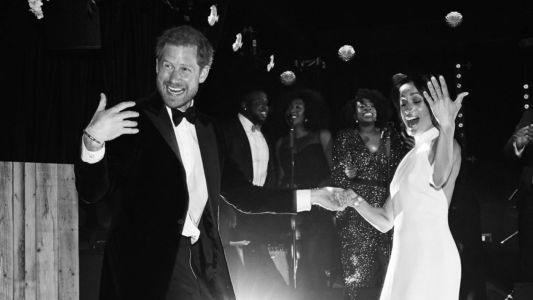 Meghan Markle y el príncipe Harry celebraron sus ocho años de casados con fotos inéditas de su boda