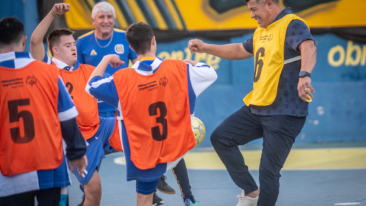 Almirón compartió la práctica inclusiva en el Clubsito