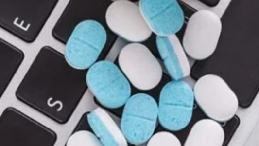 Advierten que la venta ilegal de medicamentos online mueve 8.000 millones de dólares anuales