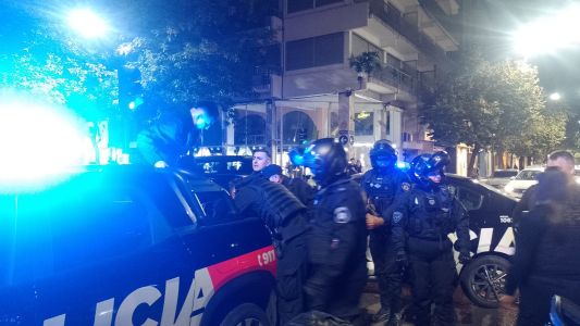 Agredió a inspectores durante un operativo de rutina y terminó detenido