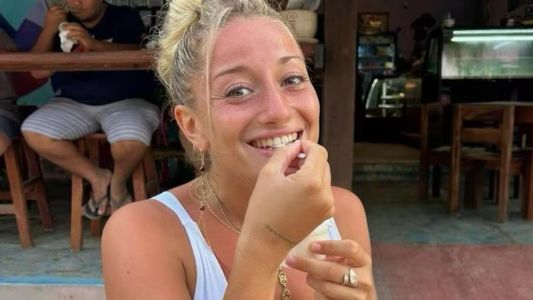 Dolor en Rosario: una joven exalumna del Superior de Comercio murió en un trágico accidente en Australia