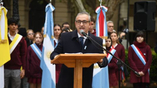 Javkin en el acto por el 25 de Mayo: “Rosario no volverá al miedo”