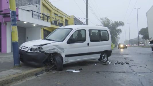 Choque múltiple en Mendoza y Donado: tres vehículos involucrados