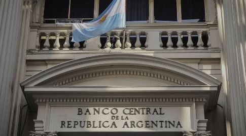El Banco Central volvió a comprar dólares y ya superó el 70% de la meta para 2026