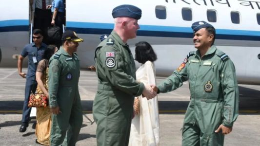 El jefe de la Fuerza Aérea británica ratificó que la defensa de Malvinas es "innegociable"