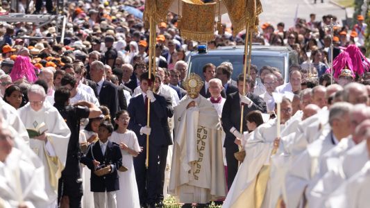 El papa León XVI brindó una misa ante millones de fieles en Madrid