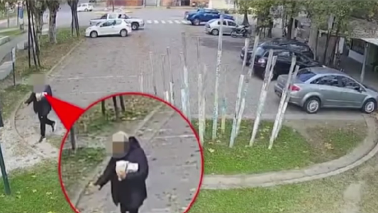 Se robó dos bolsas con carne de un supermercado, escapó y lo detuvieron en su casa