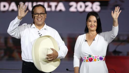 Perú: Sánchez adelanta a Fujimori en la contienda electoral aún sin definir