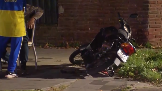 Choque en Fraga y Chubut: un motociclista herido