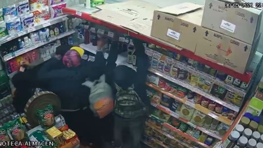 Robo en manada a un minimarket: cuatro menores fueron detenidos tras saquear el local