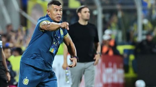 ¿Qué pasa con Almirón?: incertidumbre en torno al futuro del DT canalla