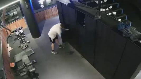 Iba a entrenar y vació las cuentas bancarias de otros socios del gimnasio