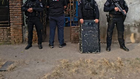 VGG: allanamiento por amenazas terminó con un detenido y un auto secuestrado