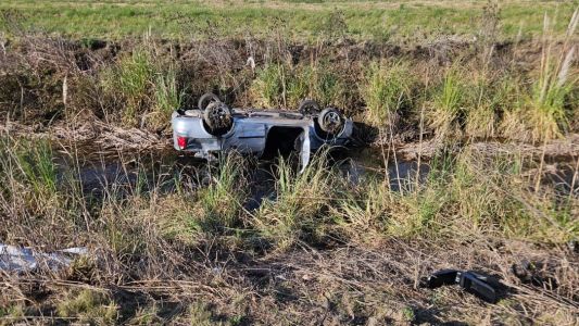 Choque y vuelco en la Autopista a Buenos Aires: un herido