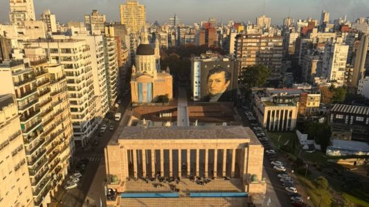 Vuelve la llama, vuelve el mirador: inauguran la restauración del Monumento Nacional a la Bandera