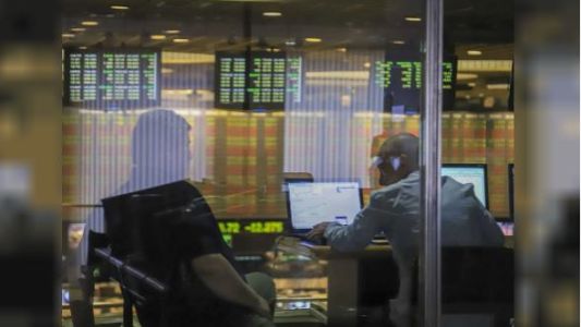 El riesgo país argentino sigue en baja y se dispararon las bolsas por el acuerdo entre EEUU e Irán