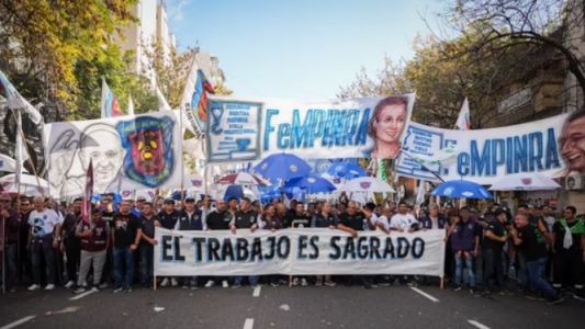 El empleo registrado se desplomó y ya hay casi 41.000 puestos menos en un año
