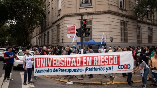 Docentes universitarios de Rosario anunciaron un nuevo paro de cuatro días en la UNR