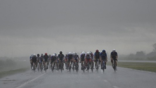 Ciclismo: La carrera Santa Fe-Rosario fue suspendida por razones climáticas