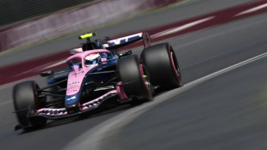 Colapinto finalizó en la decimocuarta posición en el GP de Australia de Fórmula 1, mientras que Russell se llevó la victoria