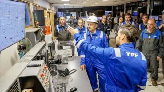 Marín anunció que YPF bajará el precio de la nafta