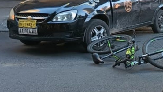 Un joven resultó herido tras ser atropellado por un taxi en Pellegrini e Italia
