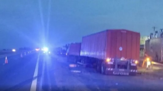 Dos heridos en choque múltiple en la autopista rosario-buenos aires, cerca de fighiera
