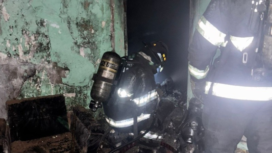 Incendio en vivienda de zona oeste causa daños, sin heridos