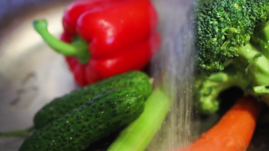 ¿Cómo evitar intoxicaciones alimenticias en días de altas temperaturas?