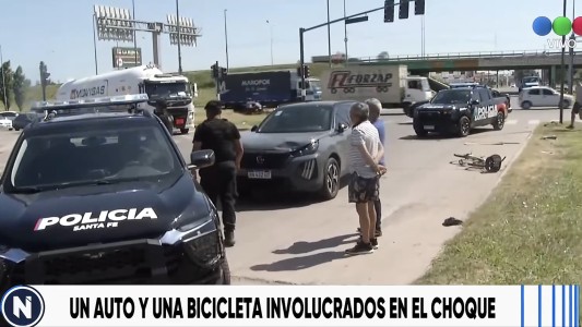 Choque entre auto y bicicleta deja una mujer herida y tránsito cortado