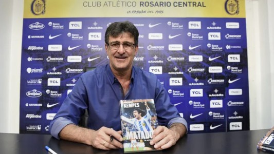 Kempes elogió a Di María pero cuestionó el título de Central: “Inventaron un premio”