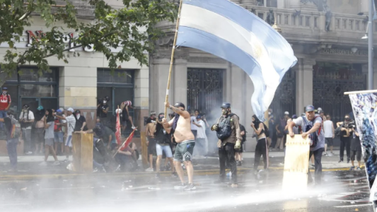 “Son delincuentes organizados y se les acabó la joda”: la reacción del Gobierno ante los incidentes en Congreso