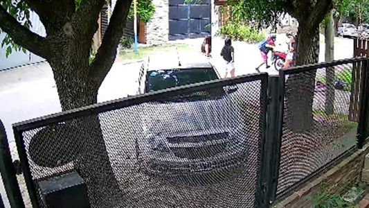 Robo a tres adolescentes en Granadero Baigorria: motochorros armados las asaltaron en plena tarde