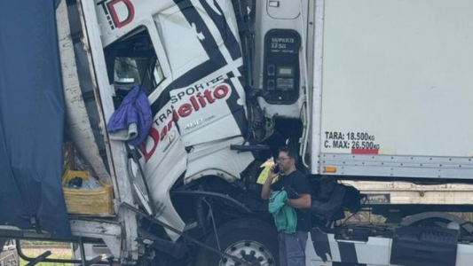 Trágico choque entre tres camiones en la Ruta 9