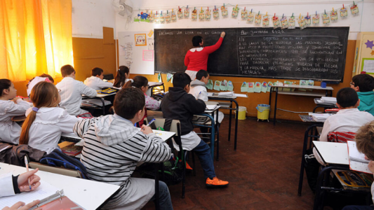 El Gobierno de Santa Fe refuerza el control sobre la asistencia en medio de la protesta