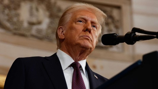 Trump anuncia bloqueo de “buques petroleros sancionados” hacia Venezuela