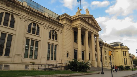 Sin actividad en la UNR: COAD y APUR confirmaron un paro total para este jueves