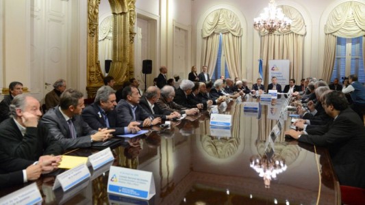 El Consejo del Salario acordó la suba del mínimo, vital y móvil a 8.060 pesos