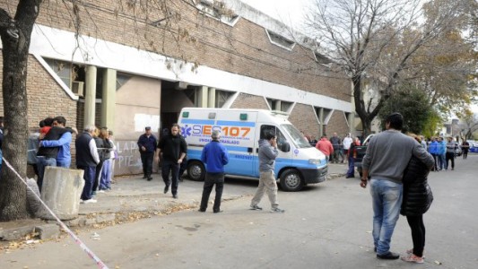 Asesinan de tres balazos a un comerciante en una distribuidora del barrio Bella Vista