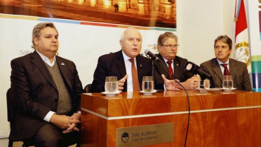 LIfschitz dijo que se hará una ayuda económica adicional para municipios y comunas