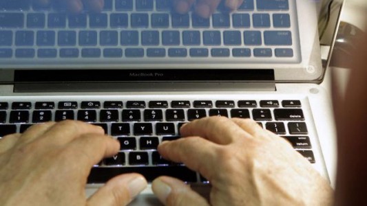 Un hombre irá a juicio por grooming, tras amenazar a una menor con secuestrarla y embarazarla