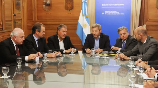En la reunión con los gobernadores, el Gobierno nacional anunció topes para el aumento de la tarifa de gas