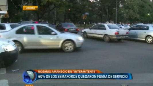 Caos vehicular: El 60 por ciento de los semáforos quedaron fuera de servicio