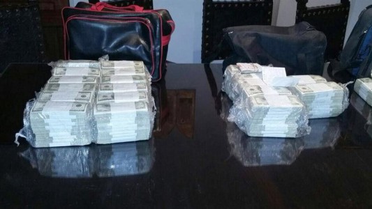 Las casas de cambio operan a tope para la venta de dólares